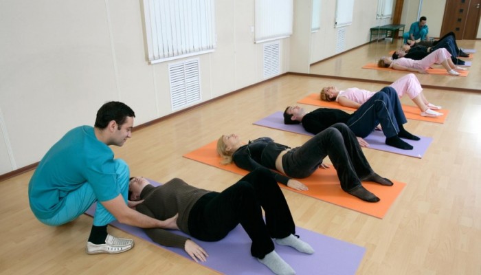 gimnastika-pri-pojasnichnoj-gryzhe-pozvonochnika1