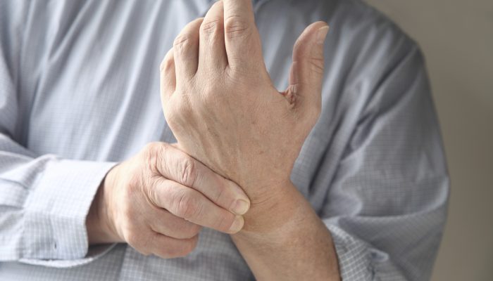 kak-lechit-sustav-bolshogo-palca-na-ruke