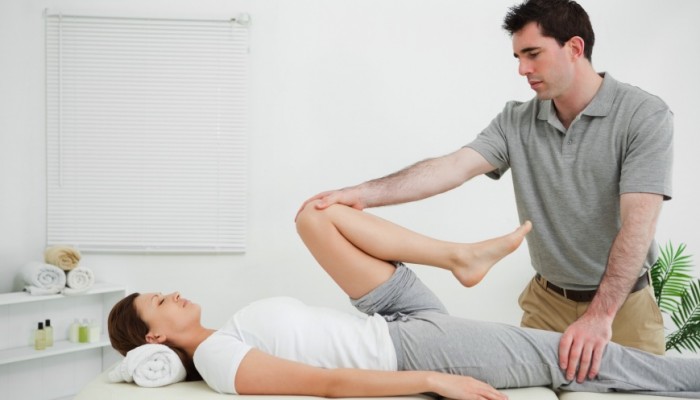 uprazhnenija-lfk-pri-razlichnyh-travmah-pozvonochnika